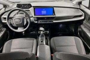 Toyota Prius Plug-in esikatselu 18