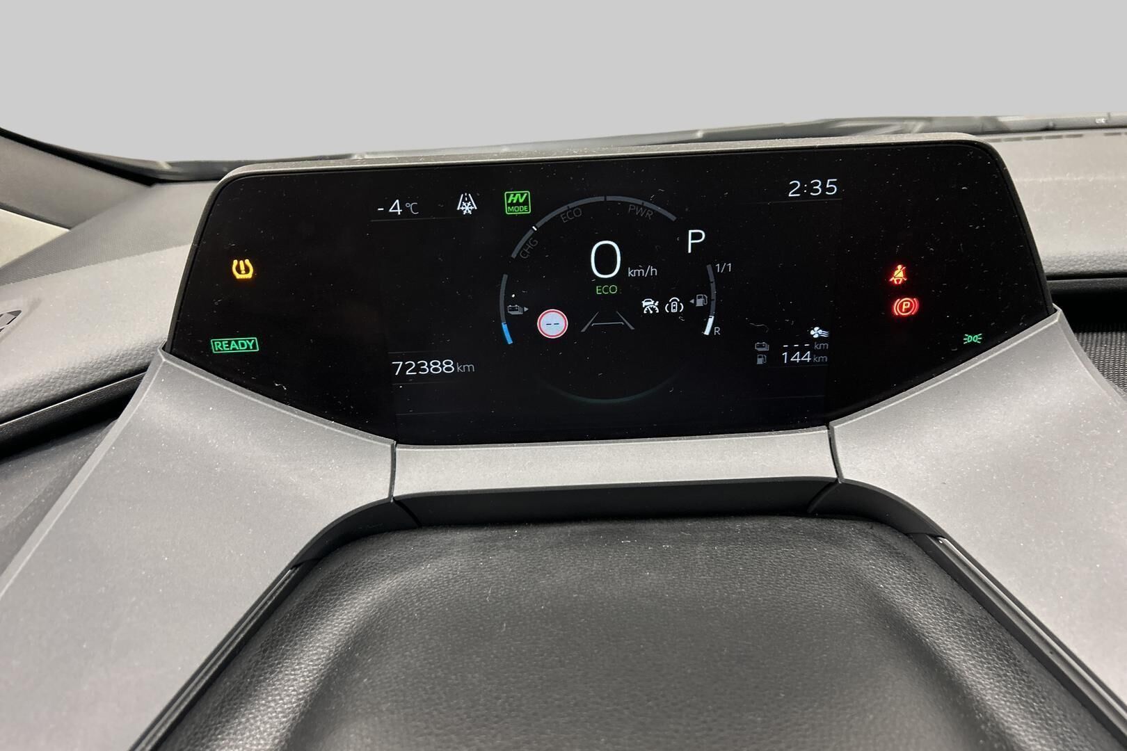 Toyota Prius Plug-in iso kuva 20