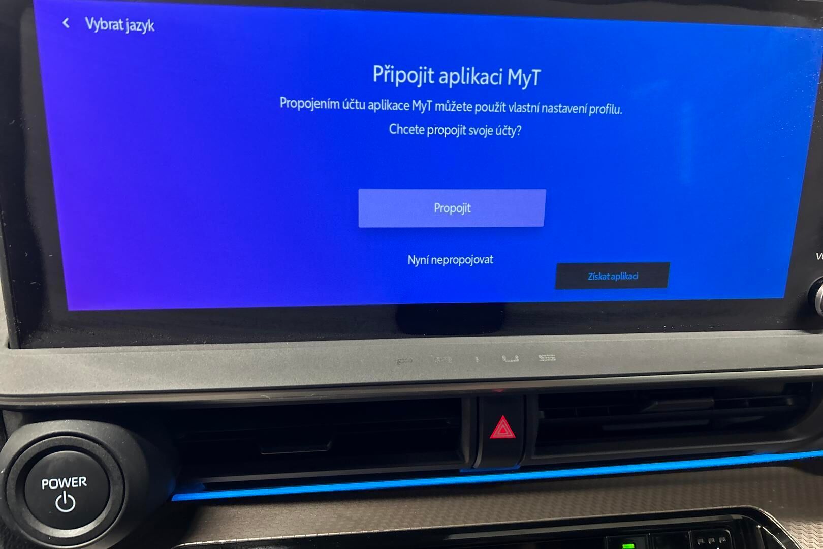 Toyota Prius Plug-in iso kuva 21