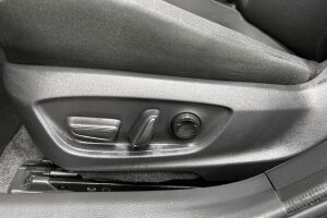 Toyota Prius Plug-in esikatselu 10