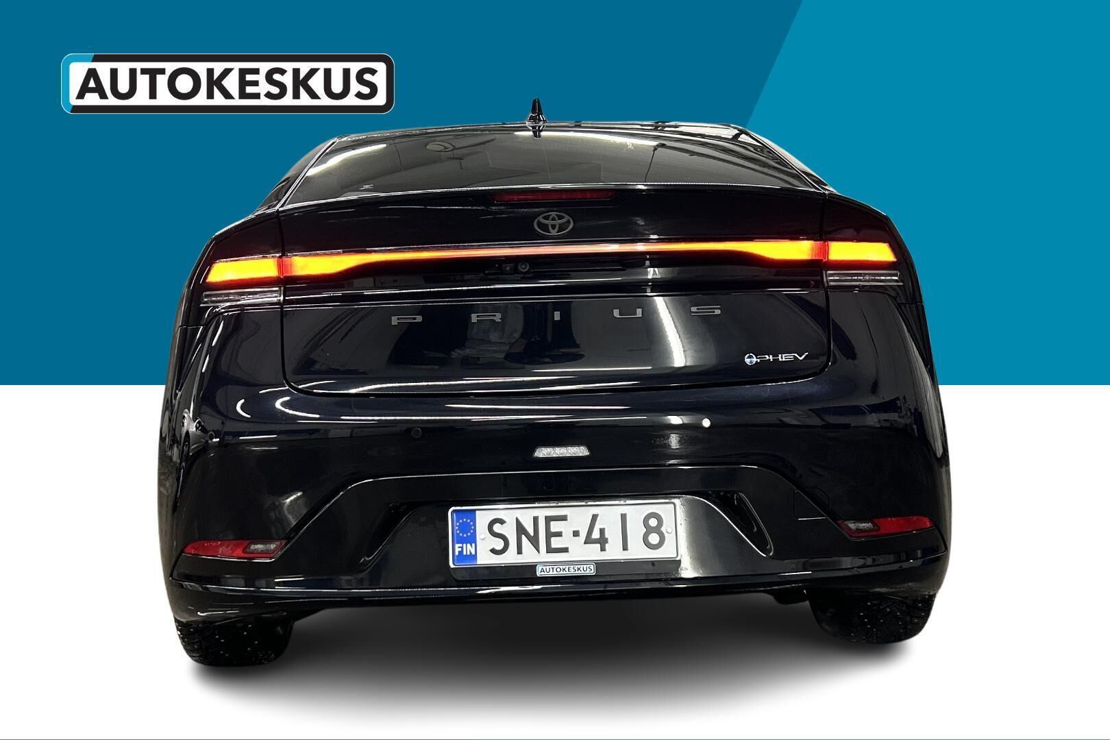 Toyota Prius Plug-in iso kuva 2