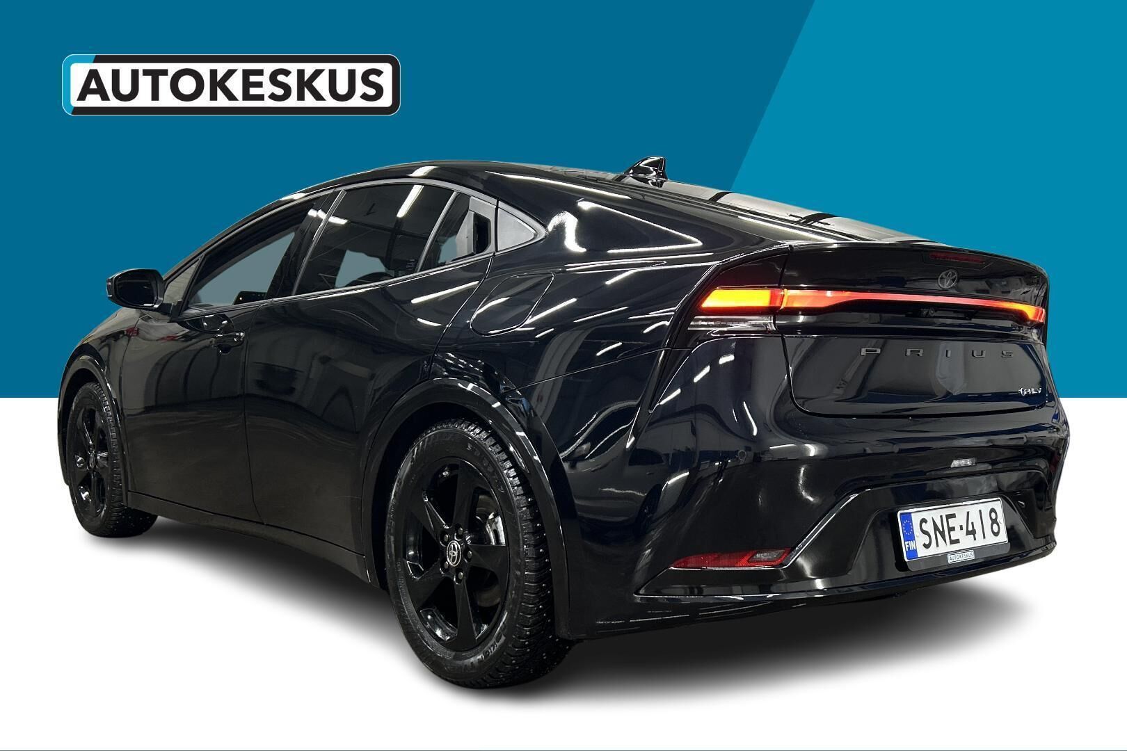 Toyota Prius Plug-in iso kuva 3