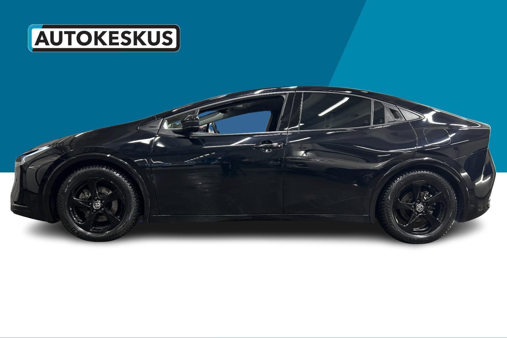 Toyota Prius Plug-in iso kuva 15