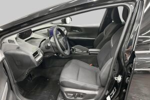 Toyota Prius Plug-in esikatselu 16