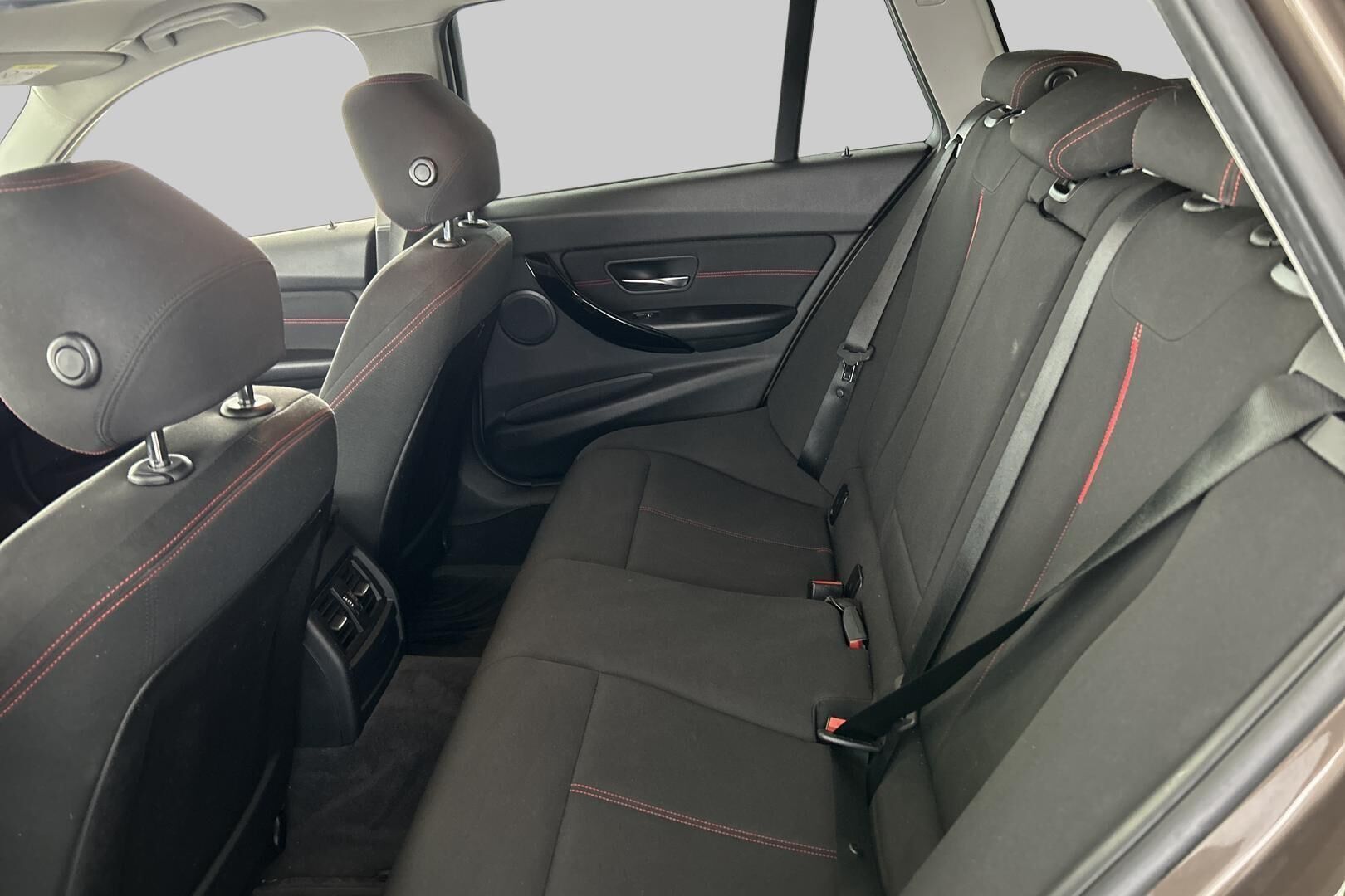 BMW 3-SARJA iso kuva 9
