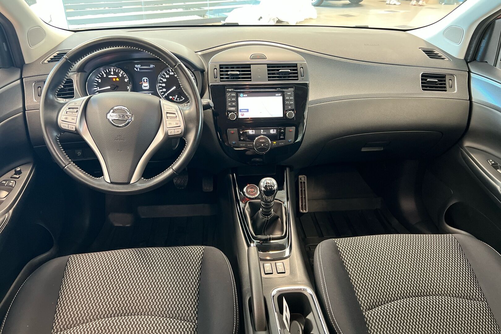 Nissan Pulsar iso kuva 19