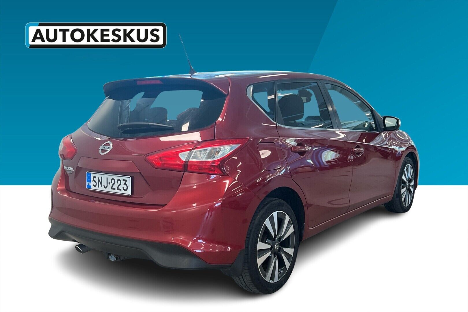 Nissan Pulsar iso kuva 2
