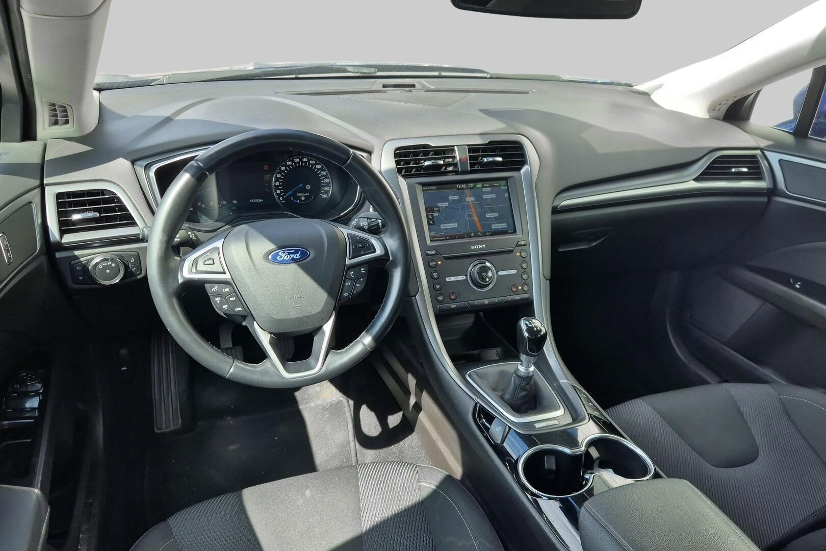 Ford Mondeo iso kuva 2