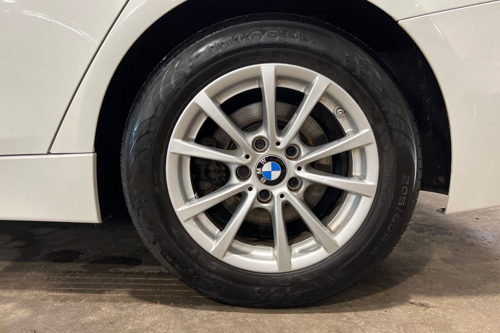 BMW 3-SARJA iso kuva 18