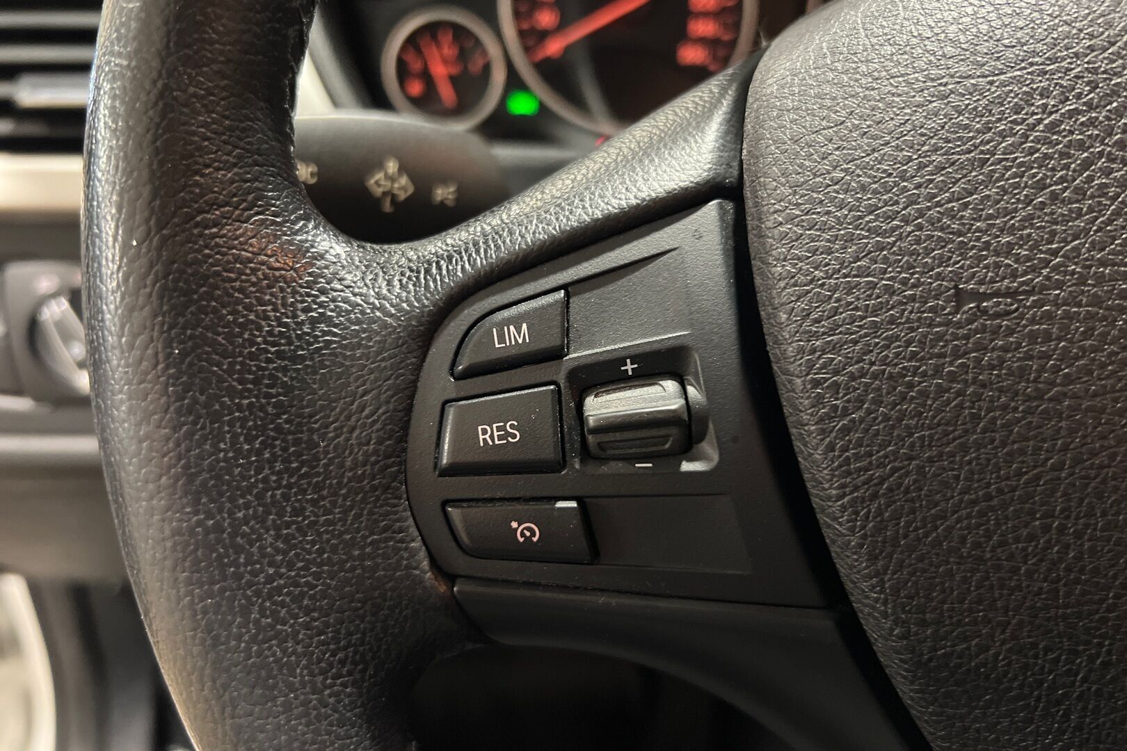 BMW 3-SARJA iso kuva 9