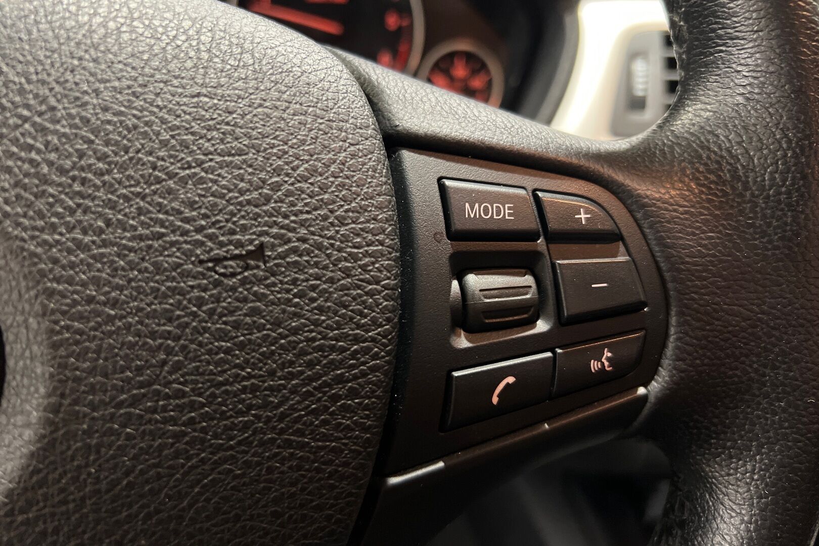BMW 3-SARJA iso kuva 11