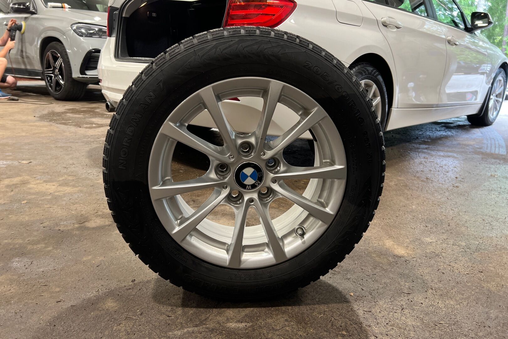 BMW 3-SARJA iso kuva 13