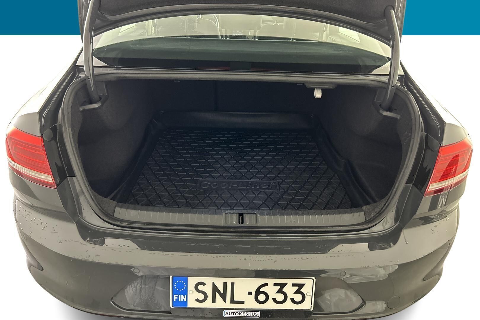 Volkswagen Passat iso kuva 13