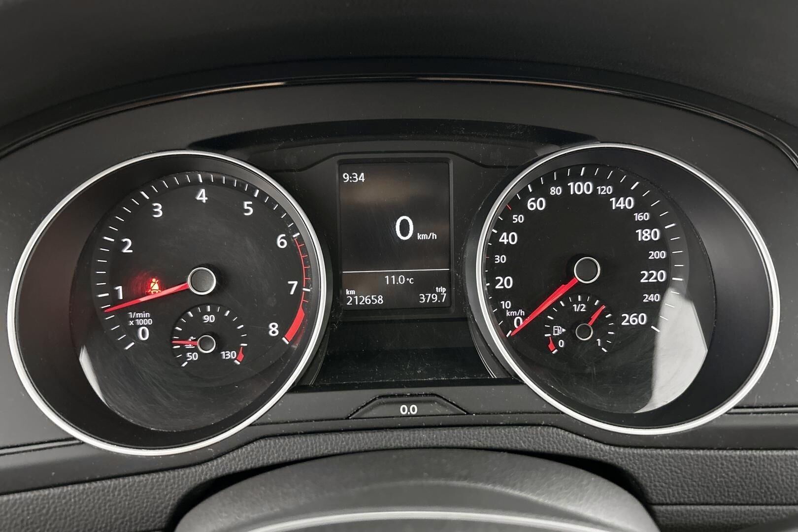 Volkswagen Passat iso kuva 14