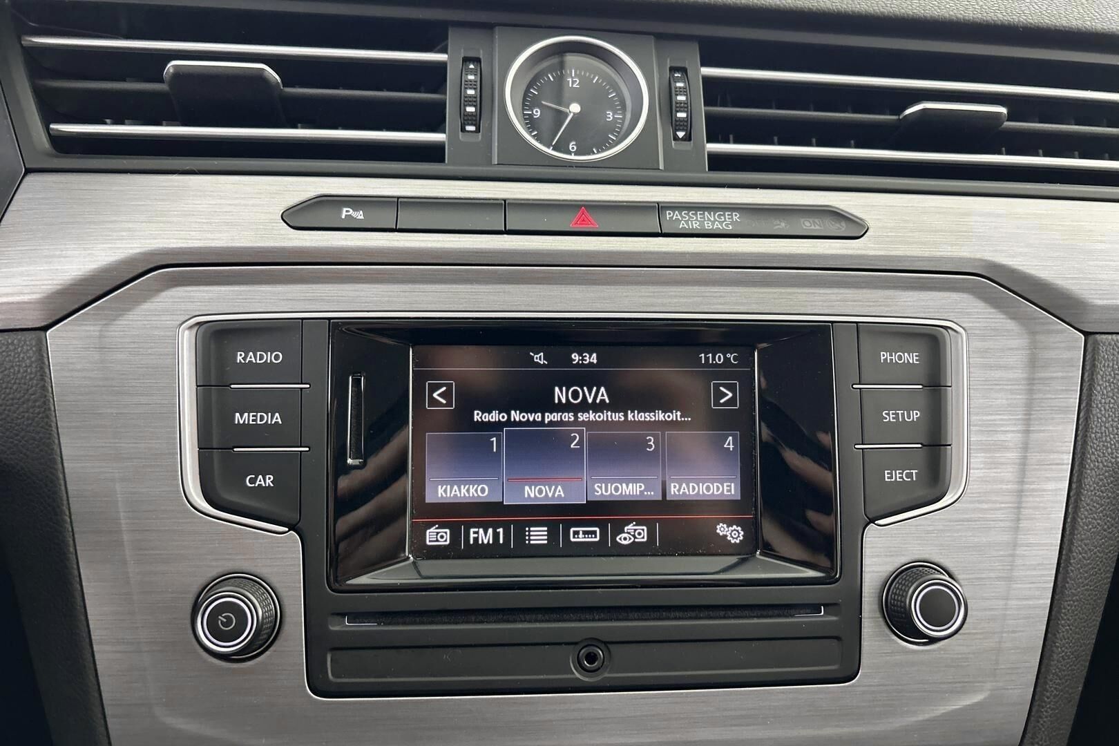 Volkswagen Passat iso kuva 15