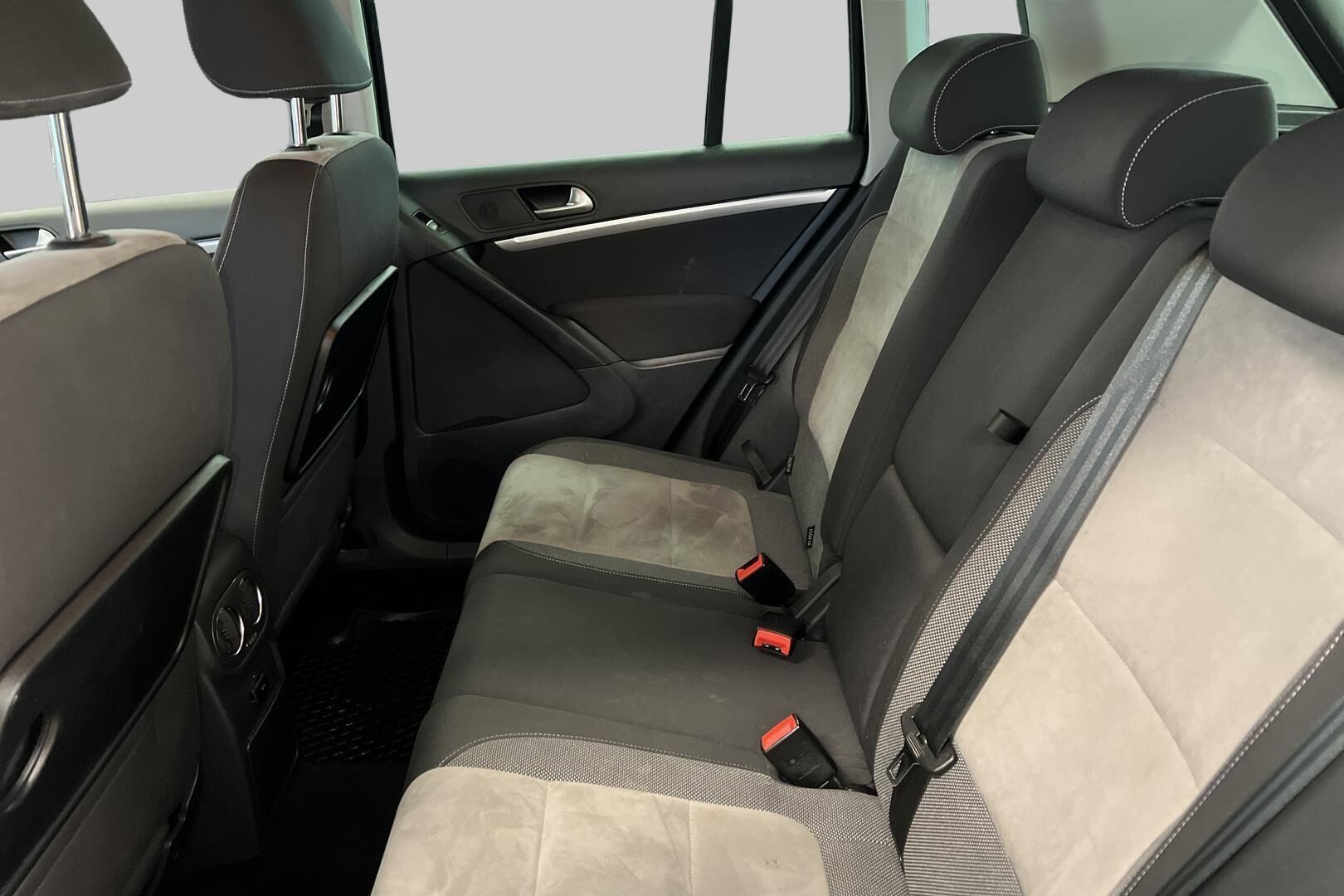 Volkswagen Tiguan iso kuva 10