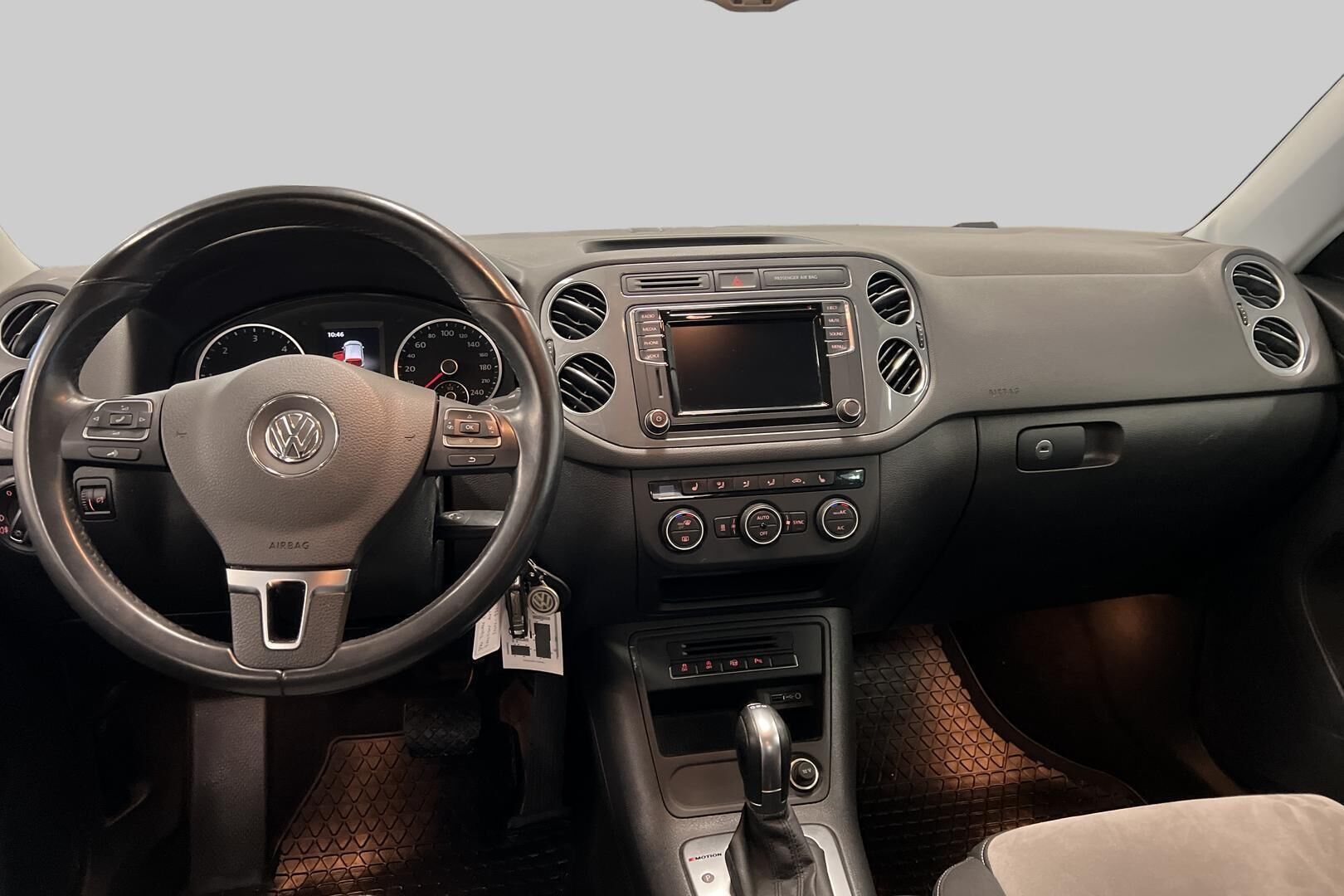 Volkswagen Tiguan iso kuva 11