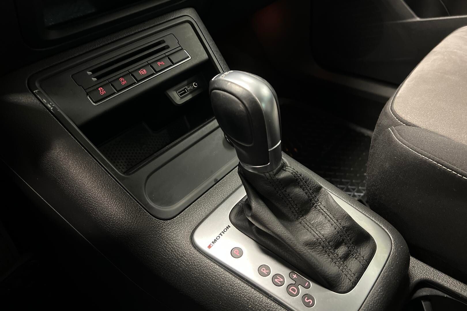 Volkswagen Tiguan iso kuva 16