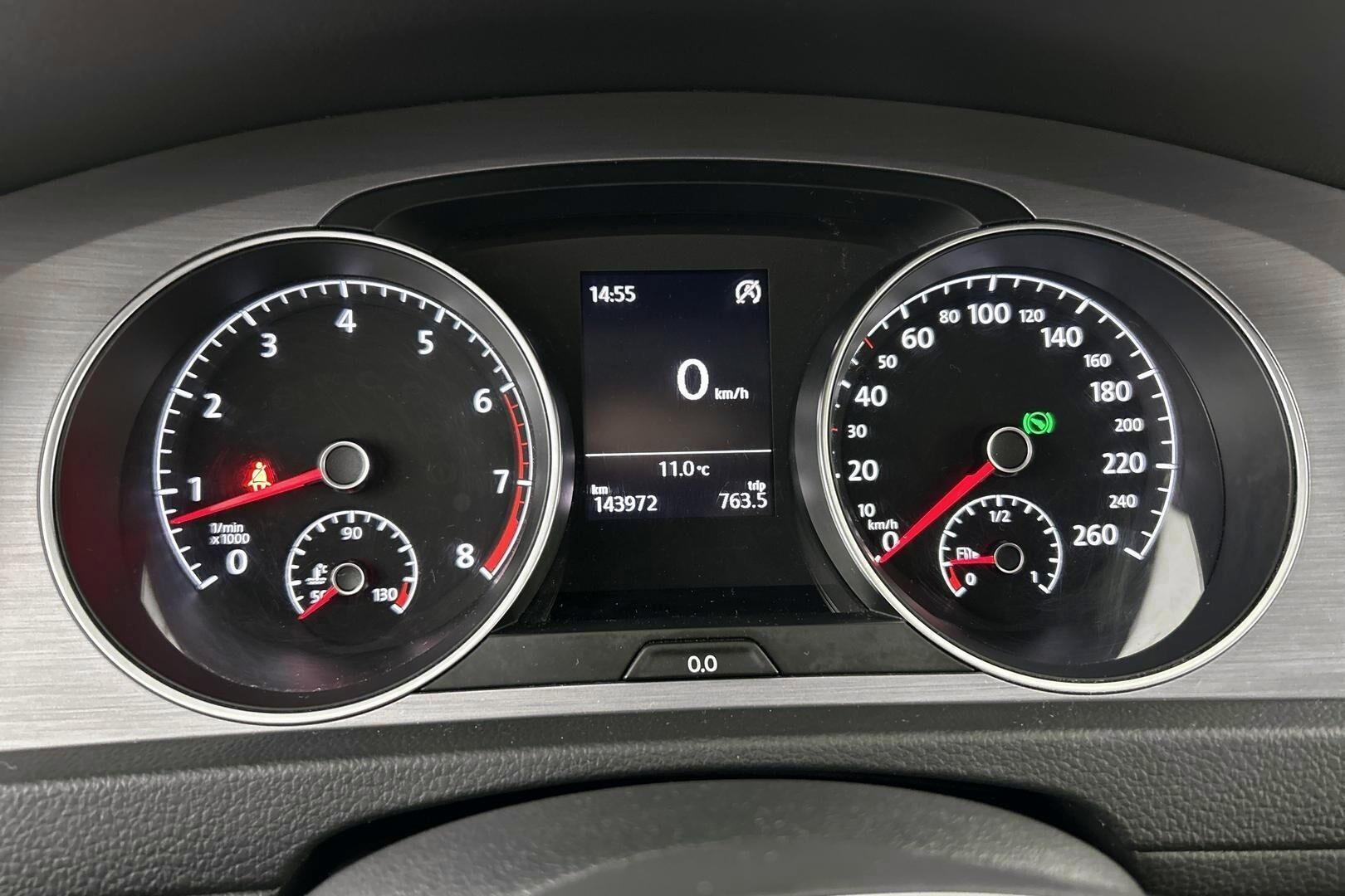 Volkswagen Golf iso kuva 14