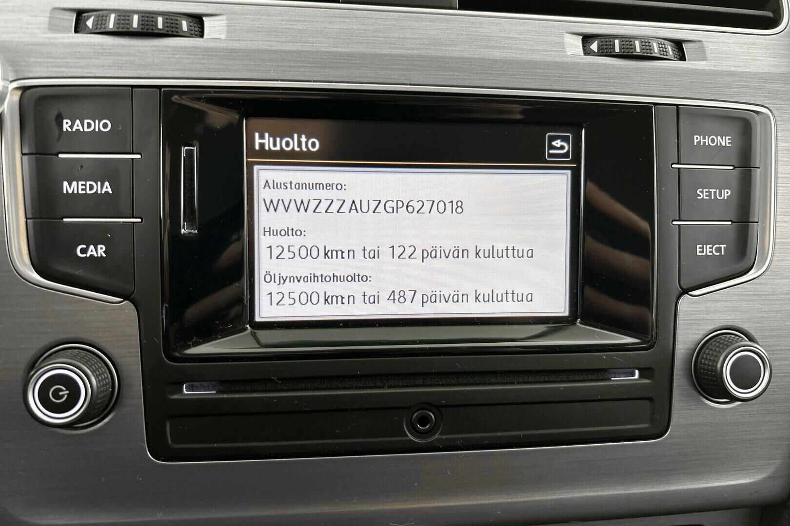 Volkswagen Golf iso kuva 17