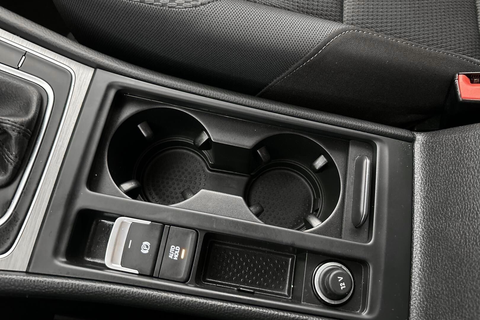 Volkswagen Golf iso kuva 21