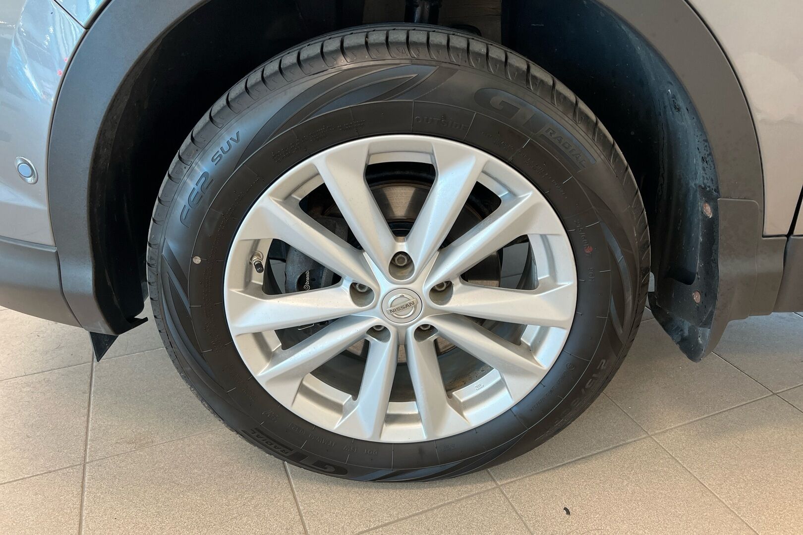 Nissan Qashqai iso kuva 3