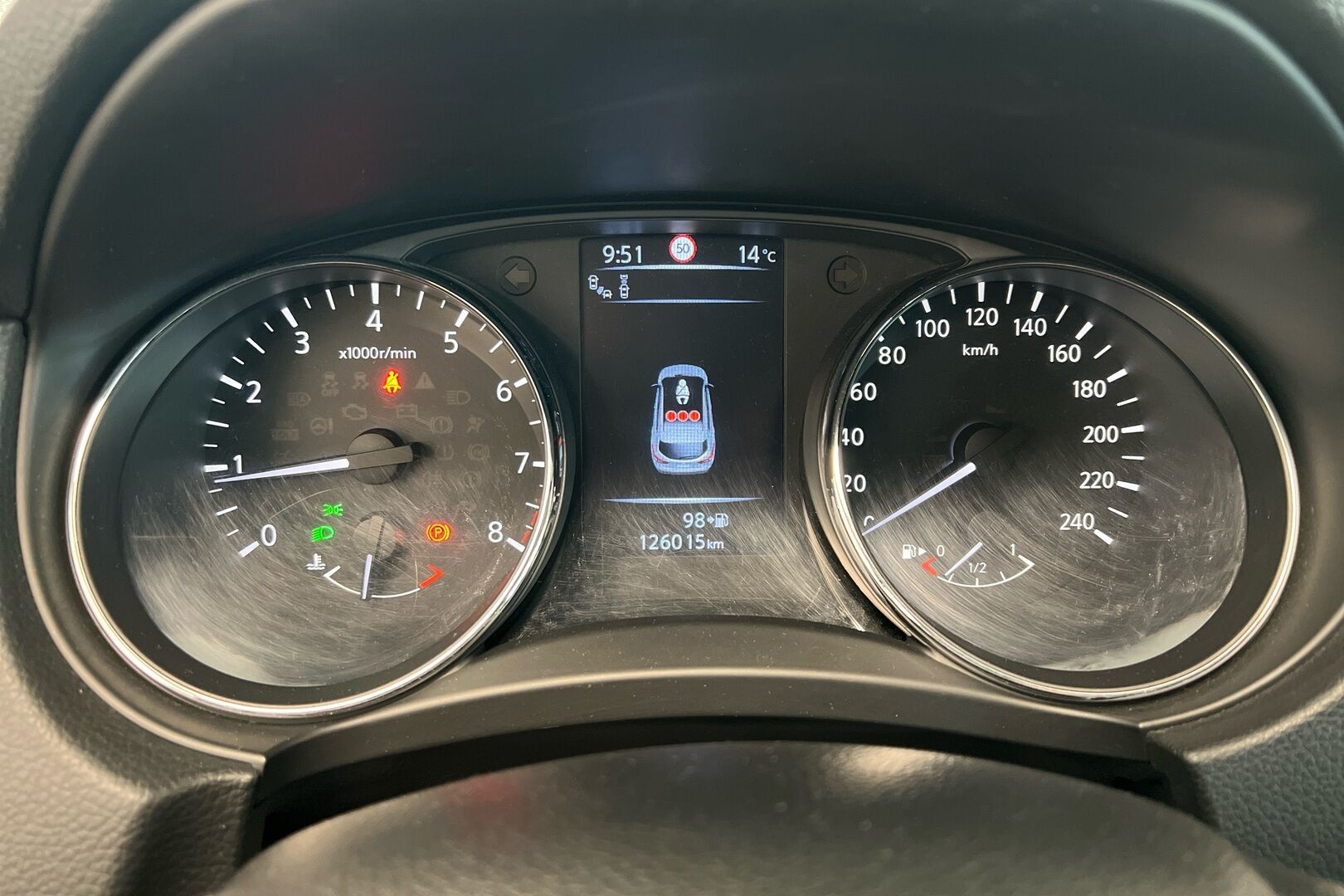 Nissan Qashqai iso kuva 17