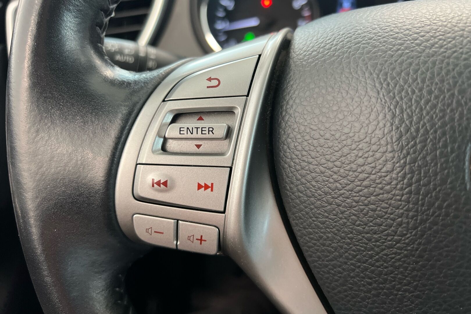 Nissan Qashqai iso kuva 5