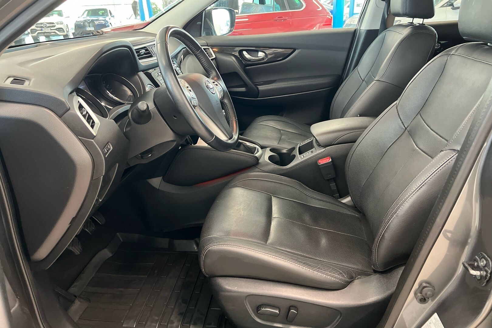 Nissan Qashqai iso kuva 1