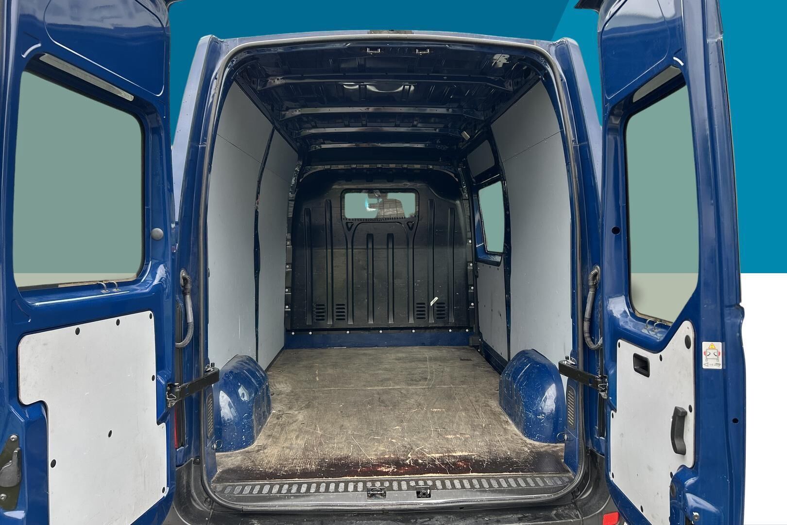 Nissan NV400 iso kuva 10