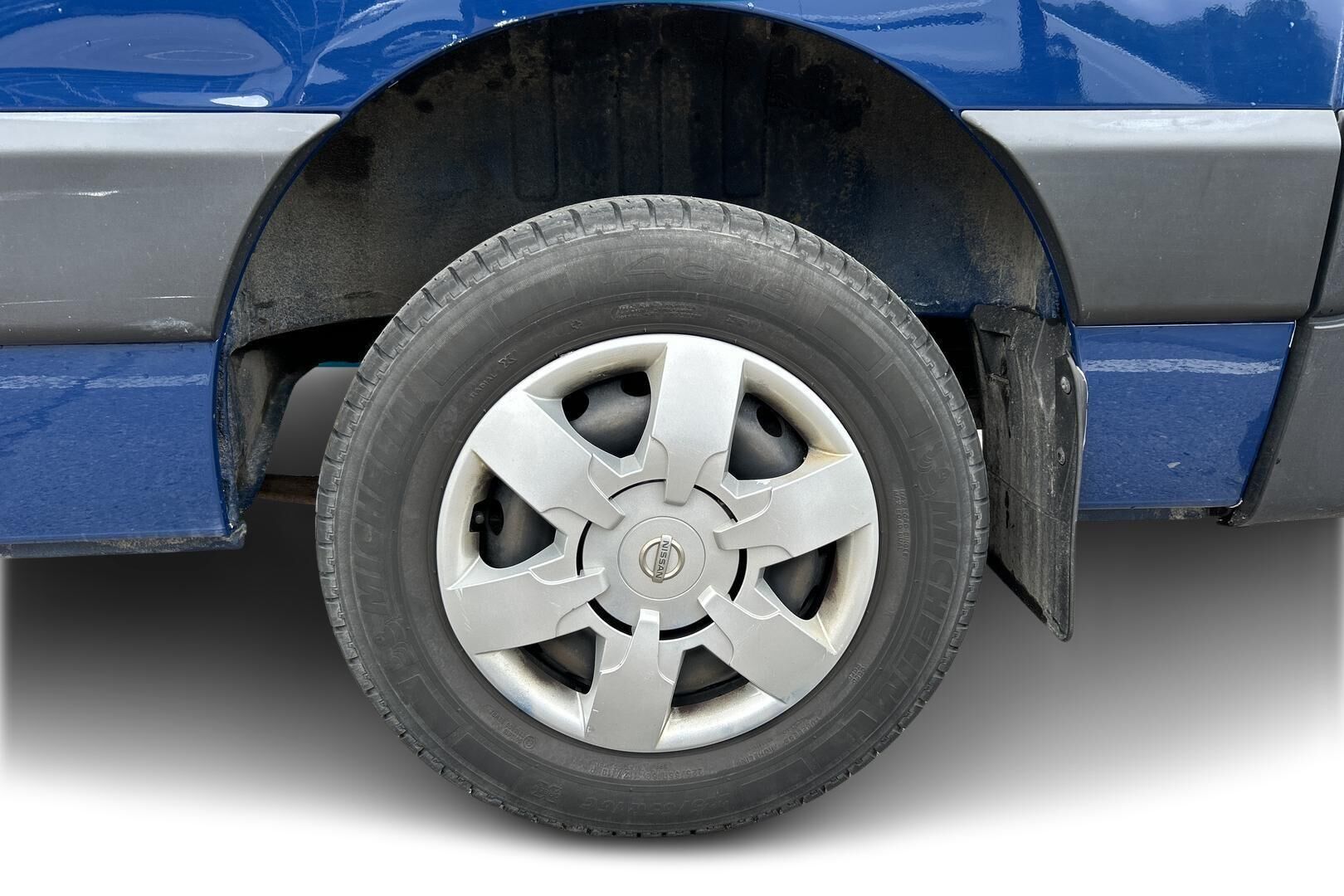 Nissan NV400 iso kuva 11