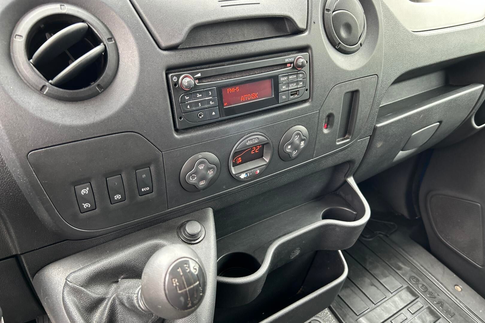 Nissan NV400 iso kuva 14