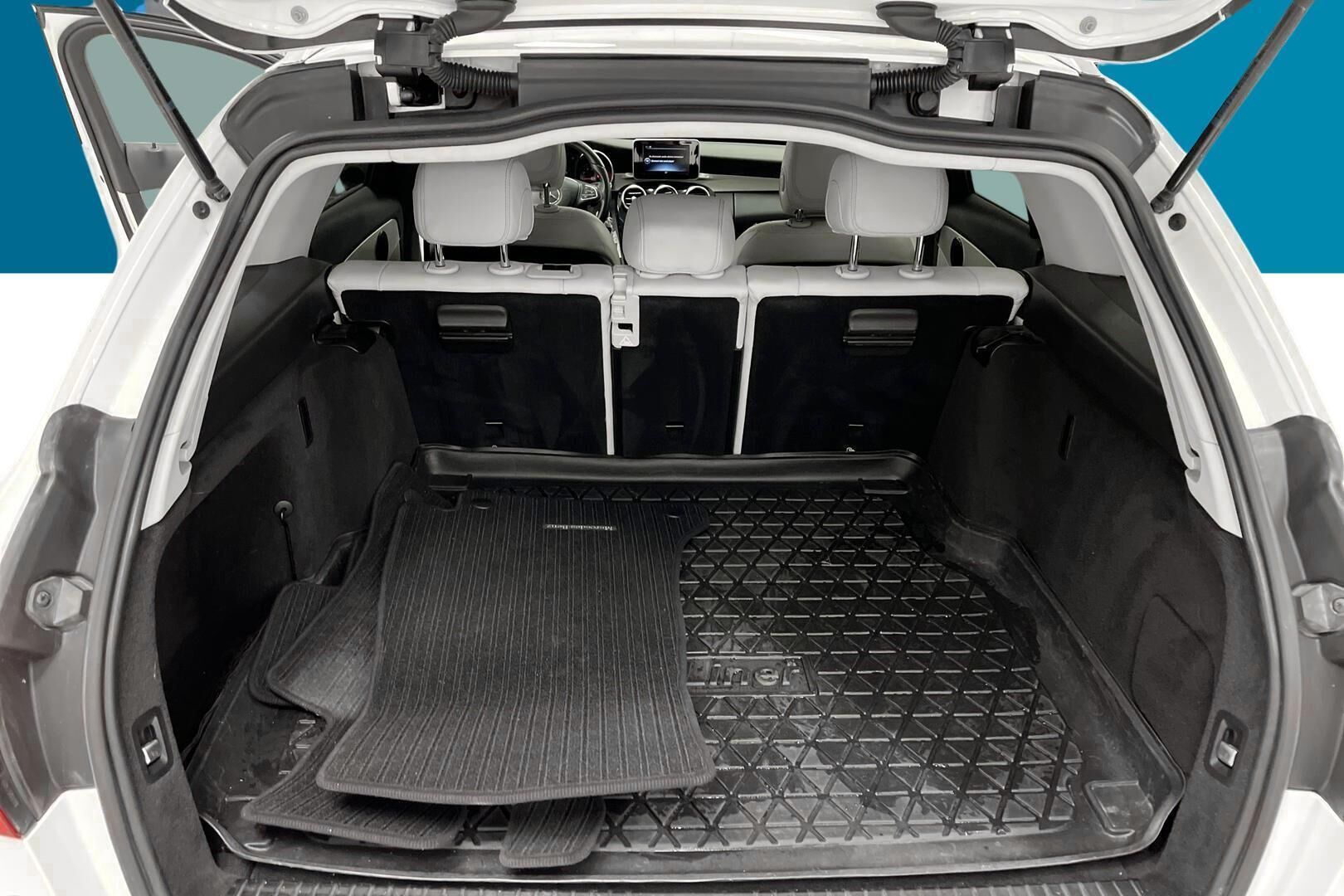 Mercedes-Benz C iso kuva 12