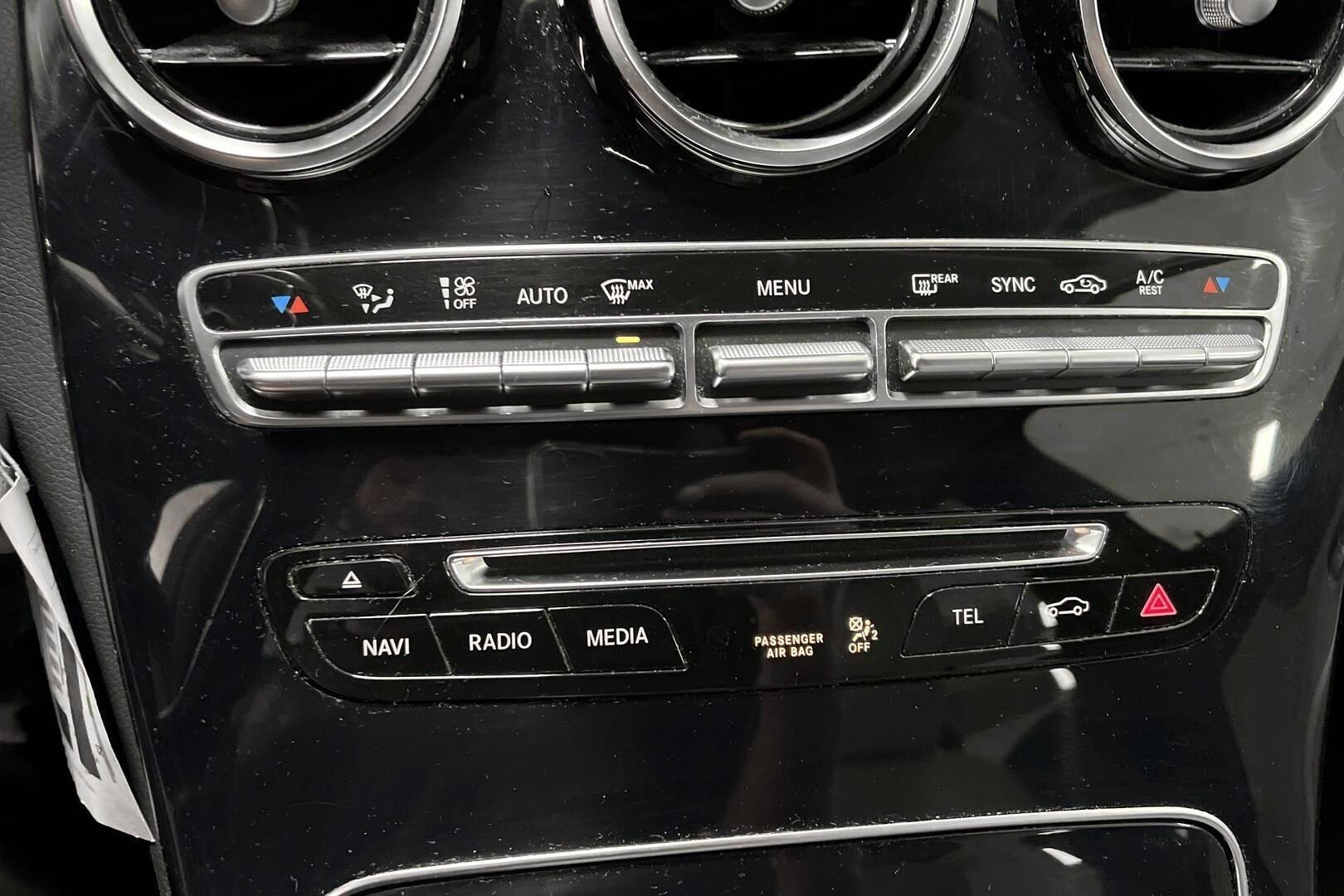 Mercedes-Benz C iso kuva 16