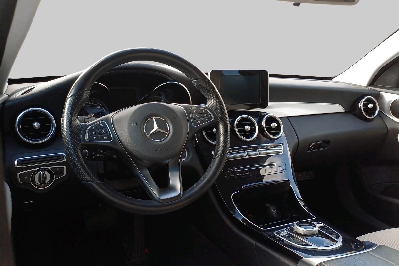 Mercedes-Benz C iso kuva 2
