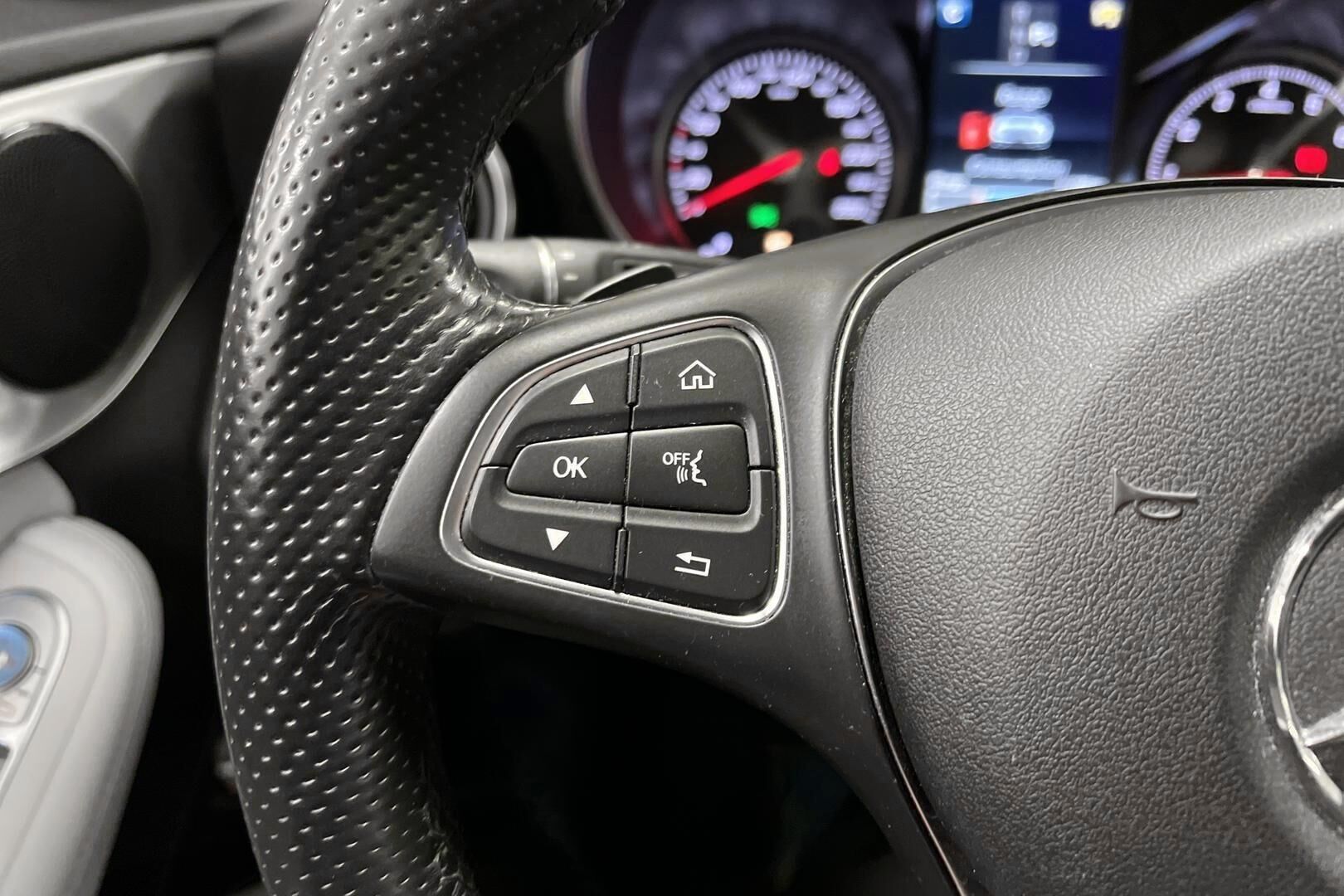 Mercedes-Benz C iso kuva 19