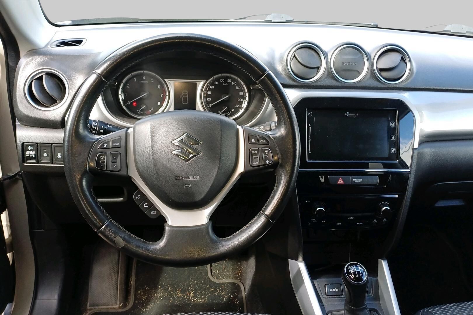 Suzuki Vitara iso kuva 2