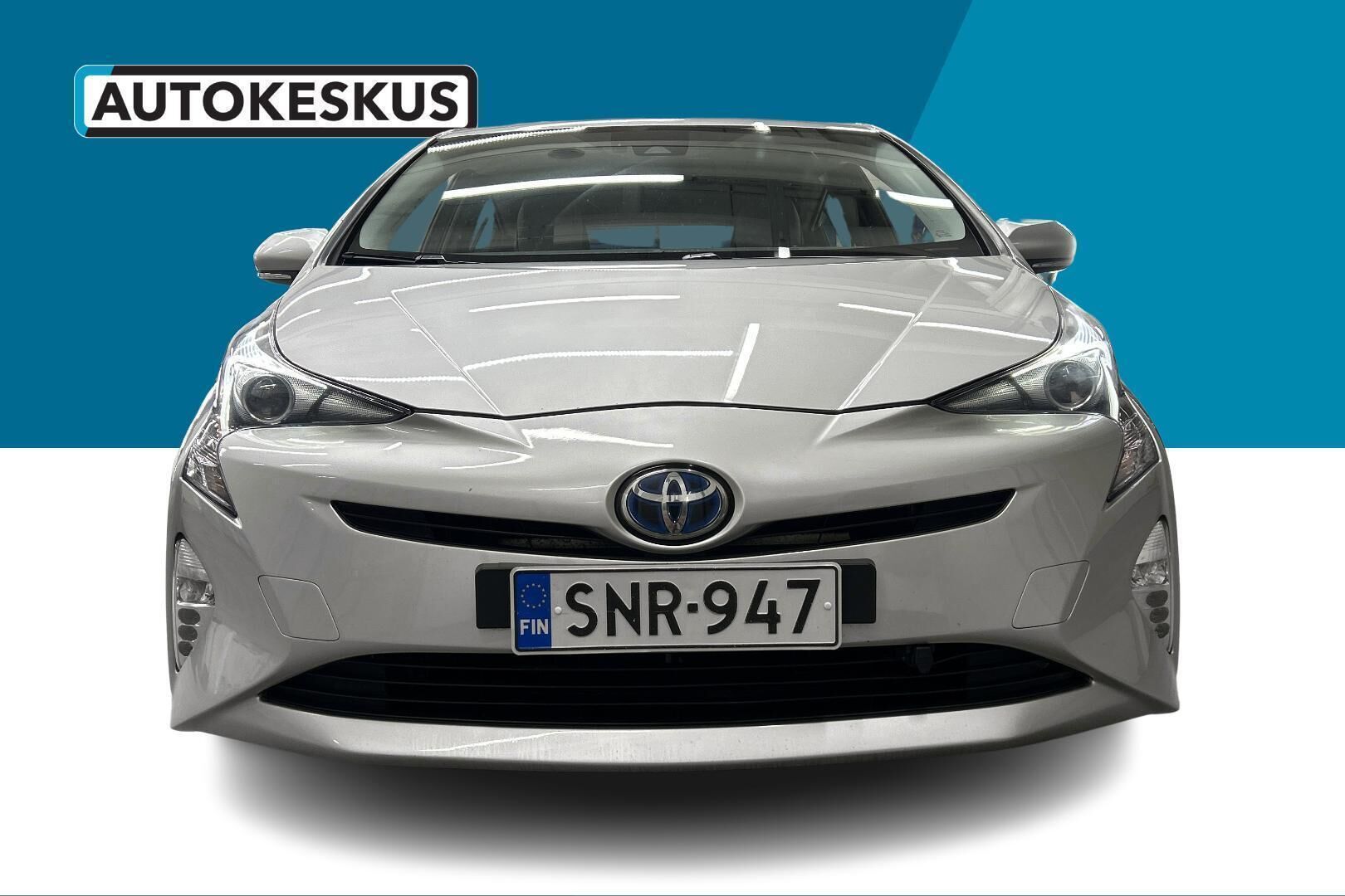 Toyota Prius iso kuva 2