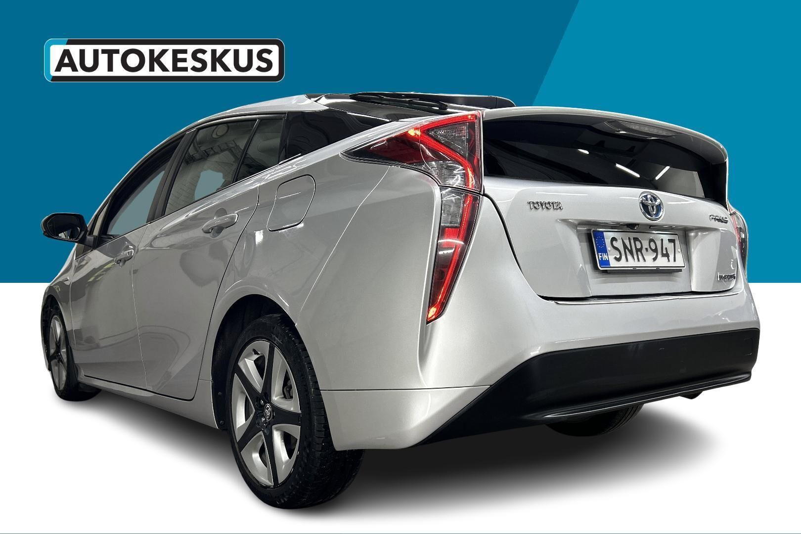 Toyota Prius iso kuva 7