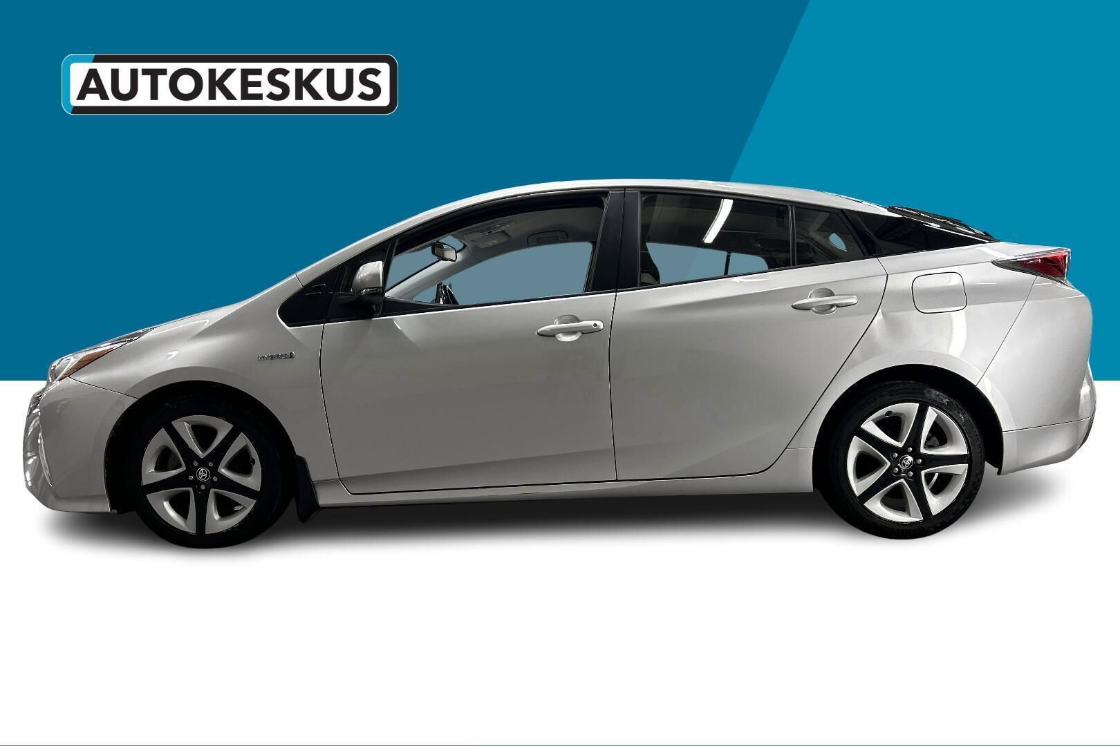 Toyota Prius iso kuva 8