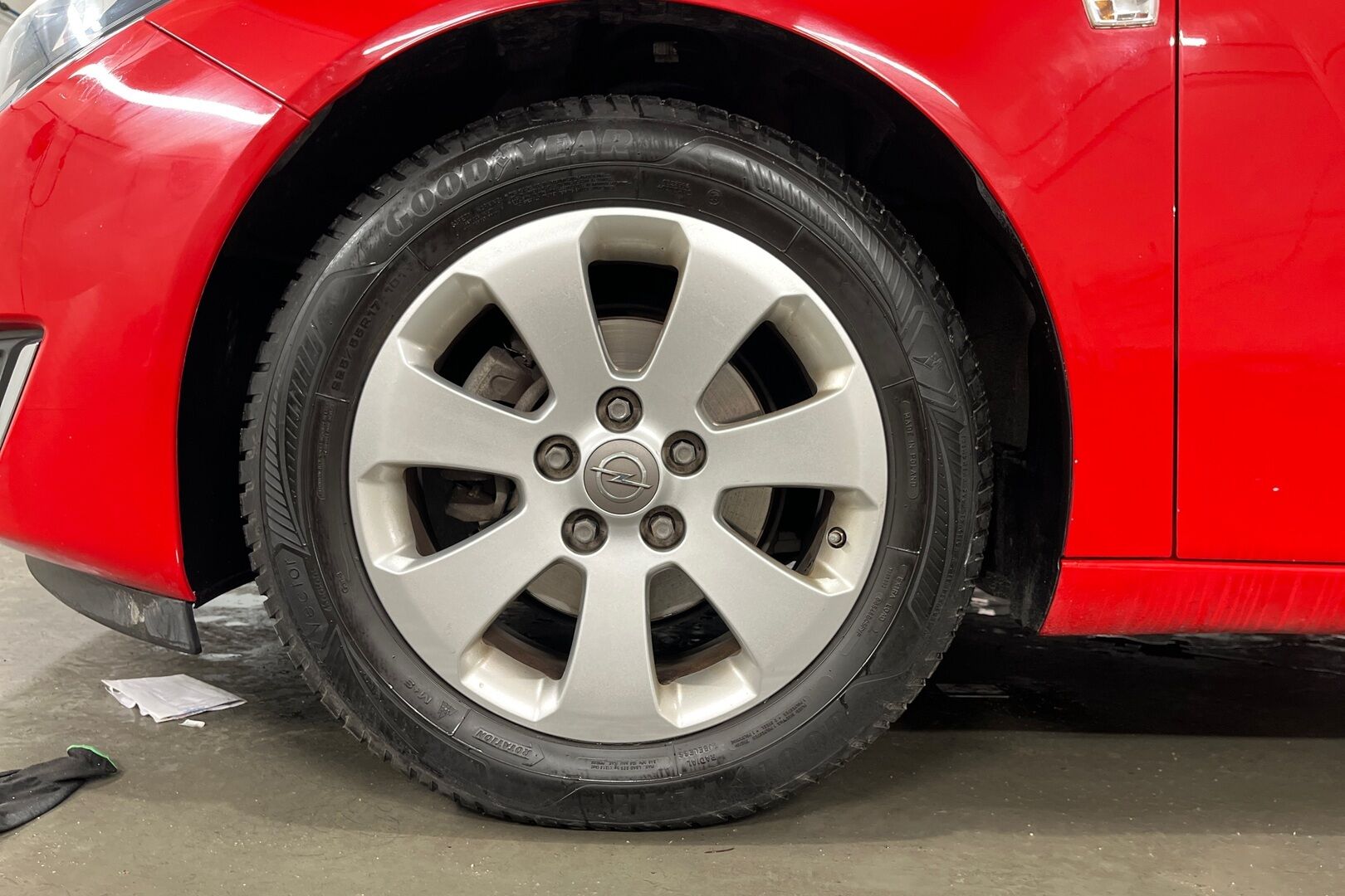 Opel Insignia iso kuva 10