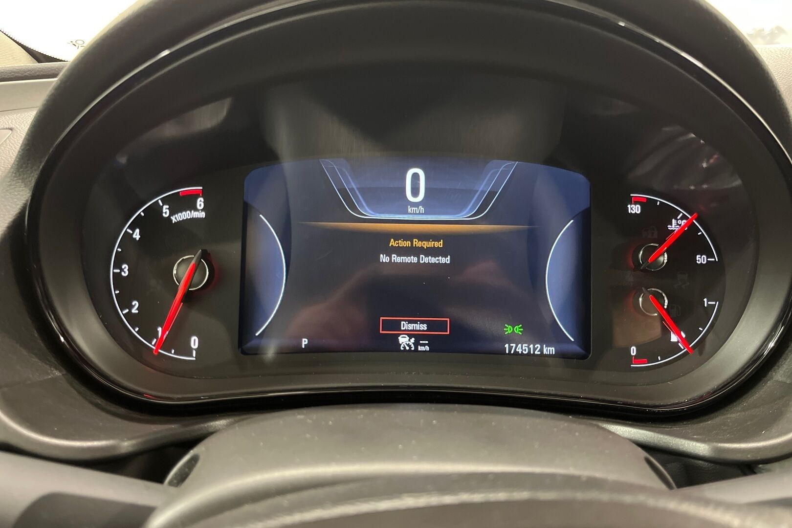 Opel Insignia iso kuva 12
