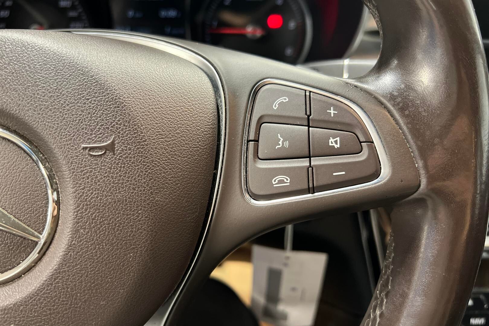 Mercedes-Benz GLC iso kuva 17