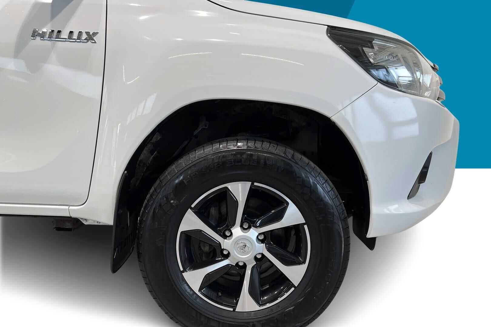 Toyota Hilux iso kuva 13
