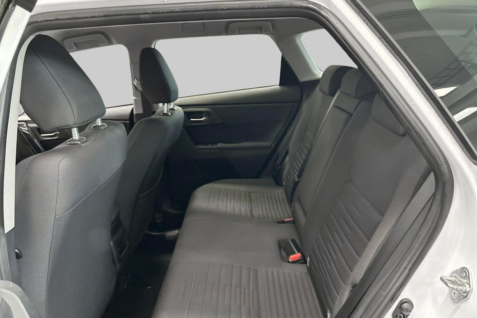Toyota Auris iso kuva 7