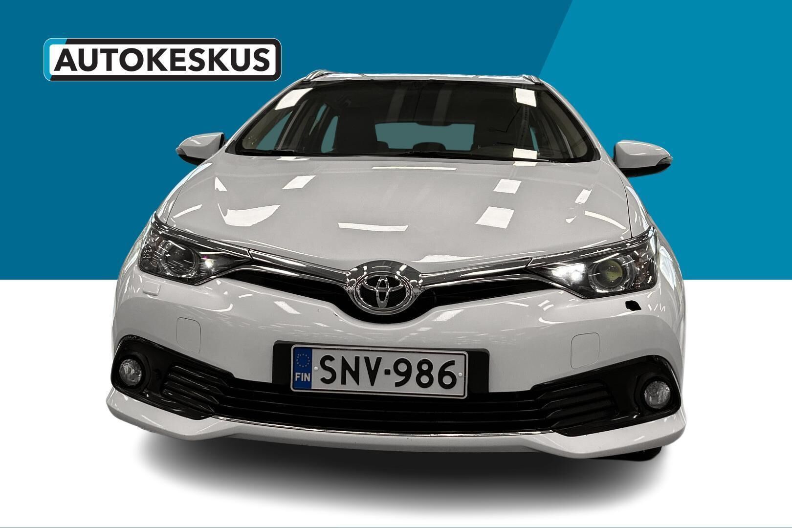 Toyota Auris iso kuva 2