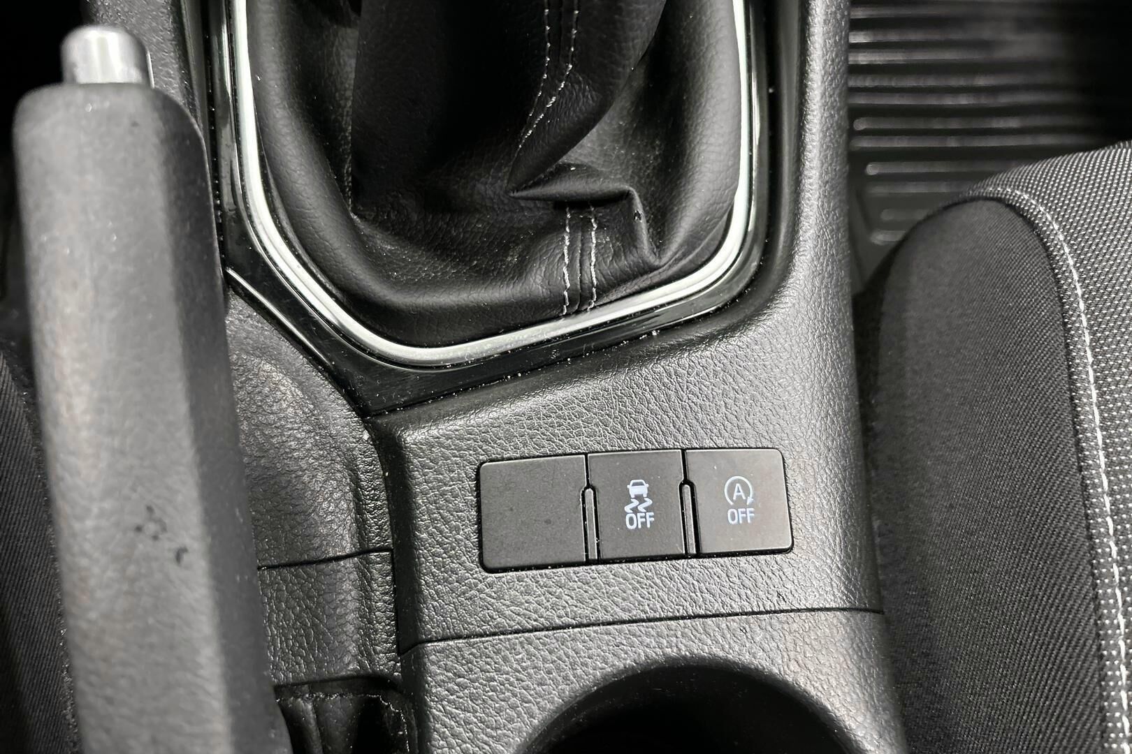 Toyota Auris iso kuva 16
