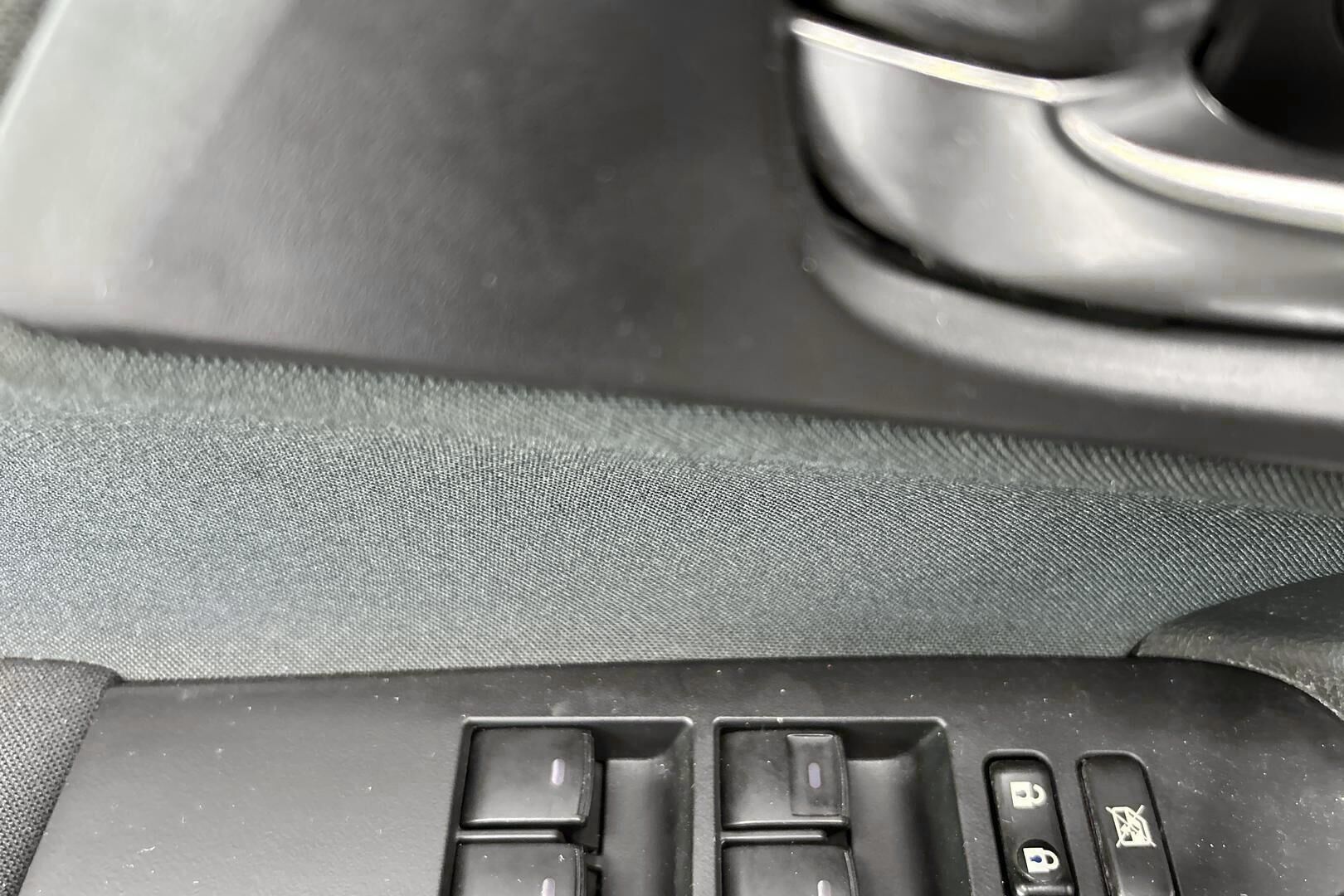 Toyota Auris iso kuva 19