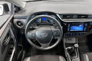 Toyota Auris esikatselu 22