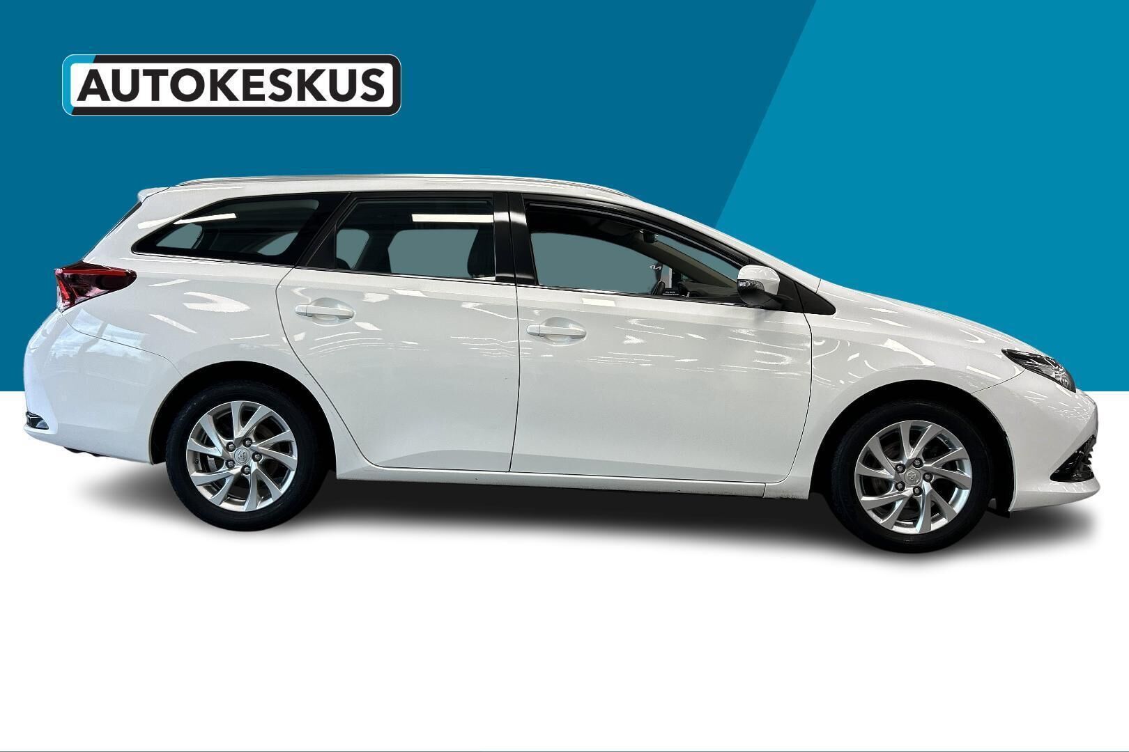 Toyota Auris iso kuva 3